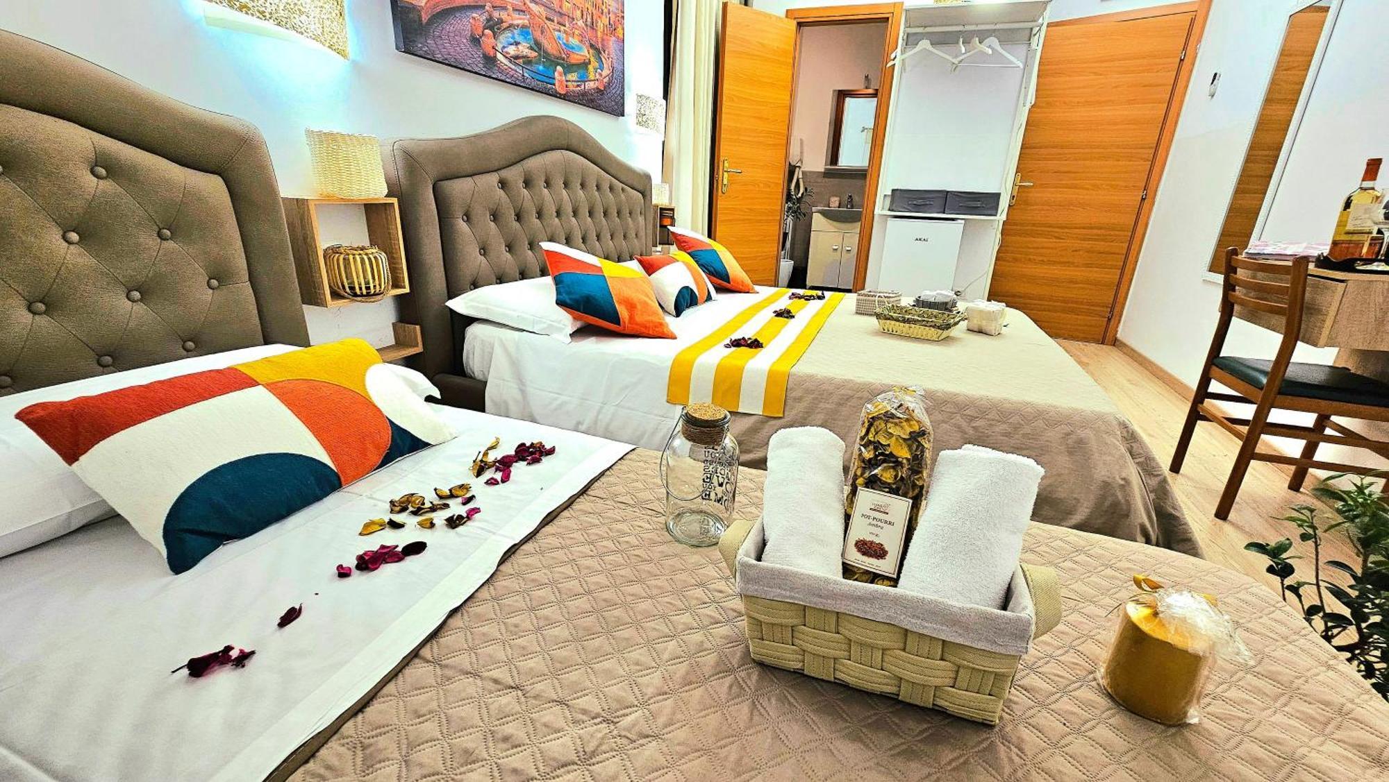 Luxury By A Casa Simpatia - Free Parking Minimum 3 Nights -on Request In Advance Gasthof Rom